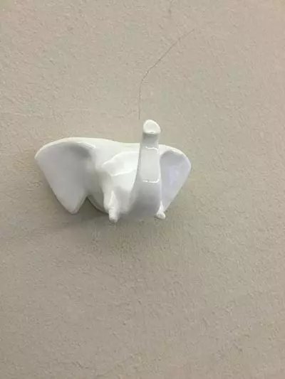Patère éléphant blanc laqué, collection Zoo, CapVenture chez 1001 Patères