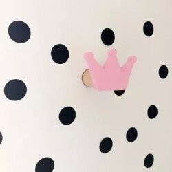 Patère murale enfant couronne rose en bois 1001 Patères