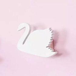 Porte manteau cygne blanc en bois chez 1001 Patères