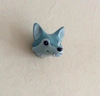 Patere loup bleu resine à fixer au mur collection Animaux sauvages de CapVenture, chez 1001 Patères