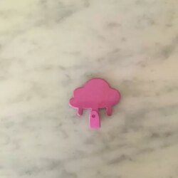 Porte torchon autocollant nuage rose chez 1001 Patères