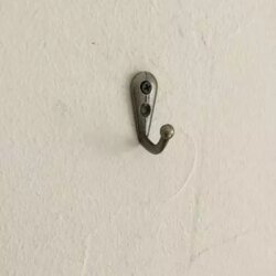 Petit crochet simple métal vieilli, 1001 Patères