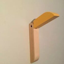 Porte manteau design toucan jaune safran Drugeot chez 1001 Patères