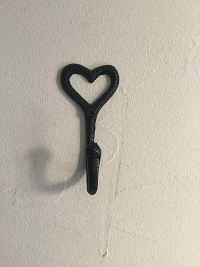 Image 1001 Patère Porte manteau acier noir coeur dans le site N°1 de patère et porte-manteaux de france