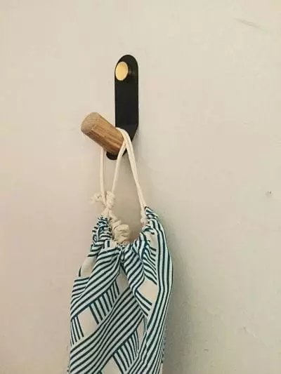 Porte manteau moderne bois et métal laqué noir chez 1001 Patères