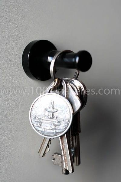 Image 1001 Patère Porte manteau tige simple aluminium noir dans le site N°1 de patère et porte-manteaux de france