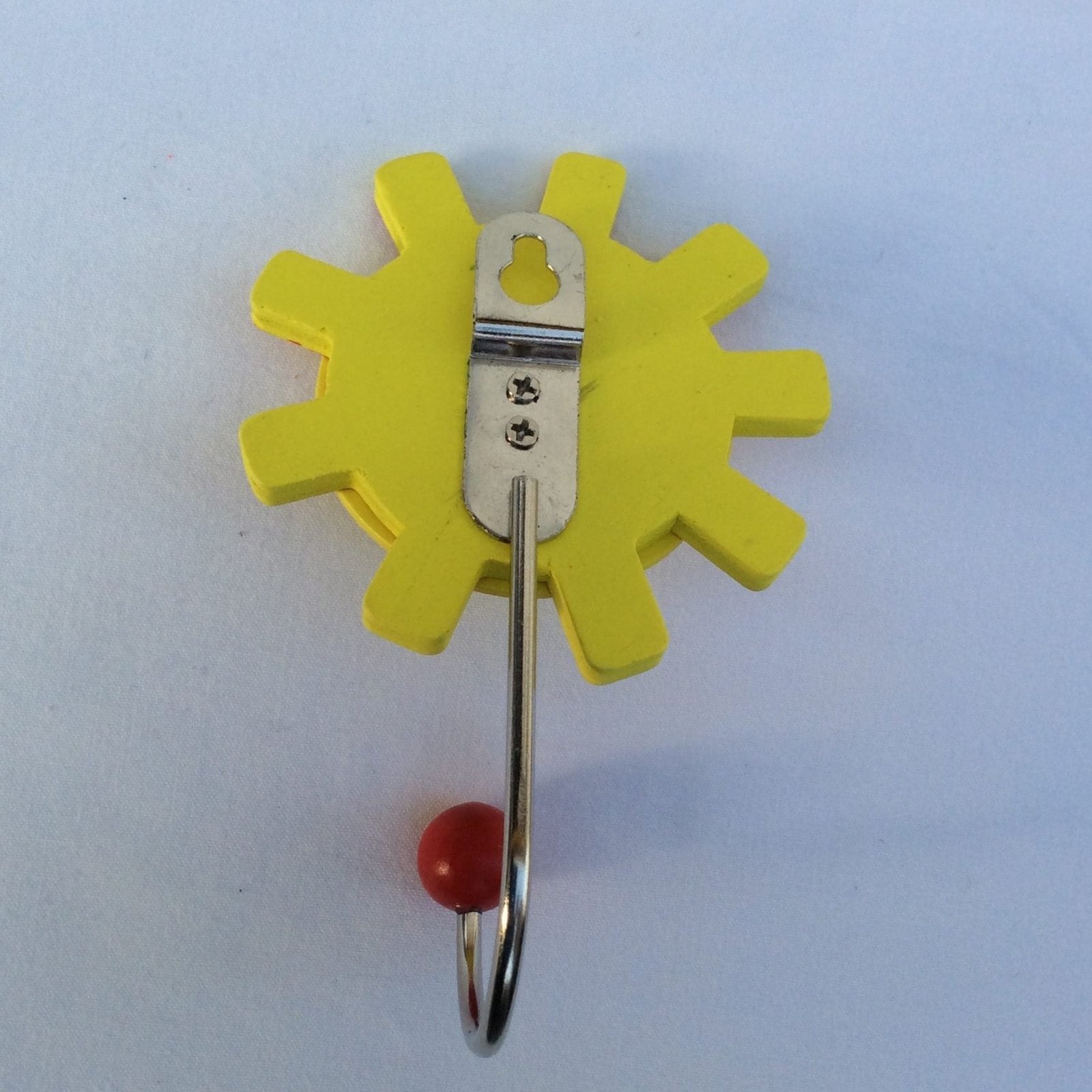 Image 1001 Patère Patère enfant de dos soleil jaune dans le site N°1 de patère et porte-manteaux de france