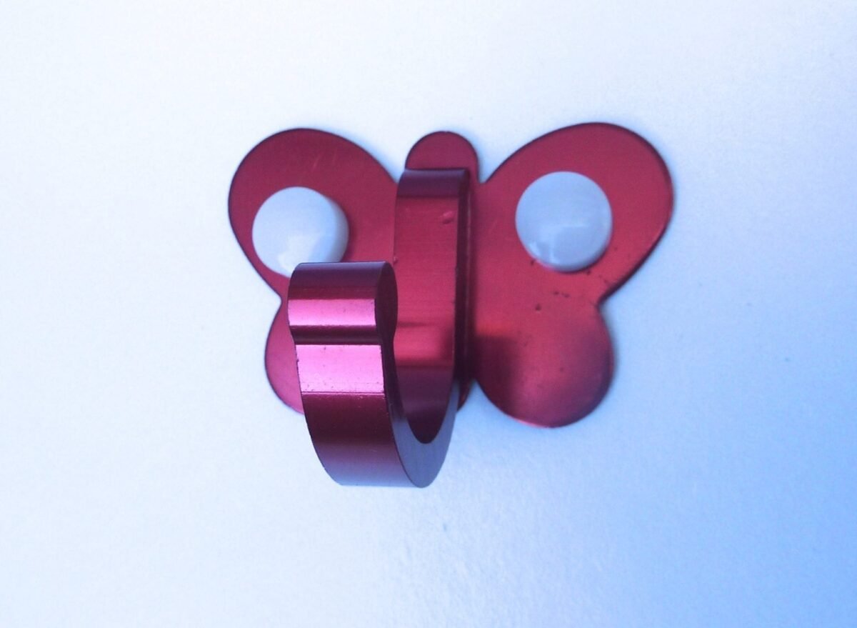 Image 1001 Patère patere color design aluminium papillon rouge dans le site N°1 de patère et porte-manteaux de france