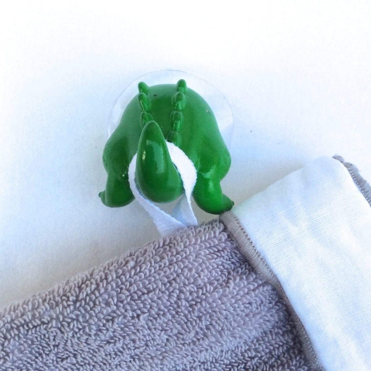 Image 1001 Patère patère ventouse crocodile vert dans le site N°1 de patère et porte-manteaux de france