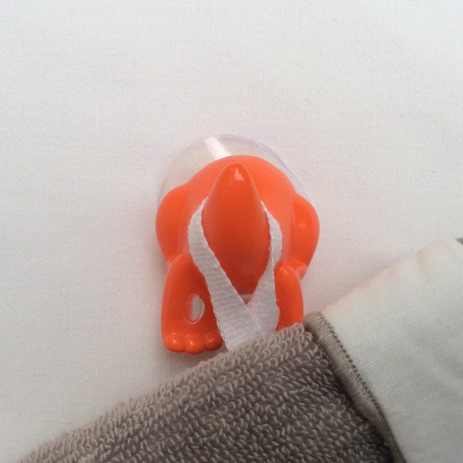 Image 1001 Patère patère ventouse kangourou orange dans le site N°1 de patère et porte-manteaux de france