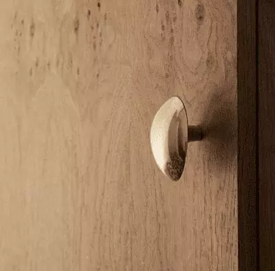 Porte-manteau-chanterelle-grand-modele-dore-FERM-LIVING