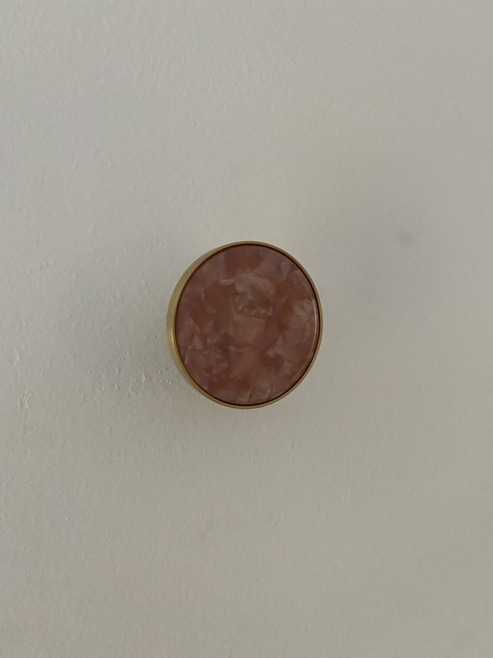 Patère cercle laiton quartz rose